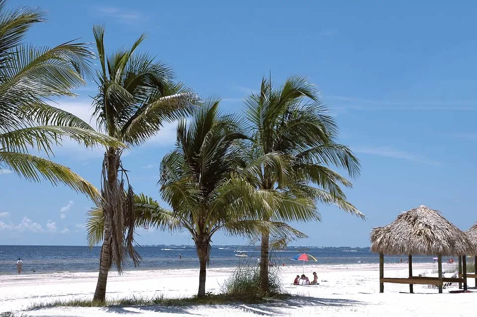 17 Best Things to Do in Southwest Florida 1 Relaxing in Fort Meyers Beach is among the best things to do in Southwest Florida