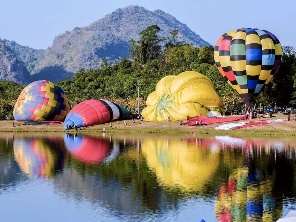 Taking a hot air balloon is among the best things to do in Chiang Mai Thailand 