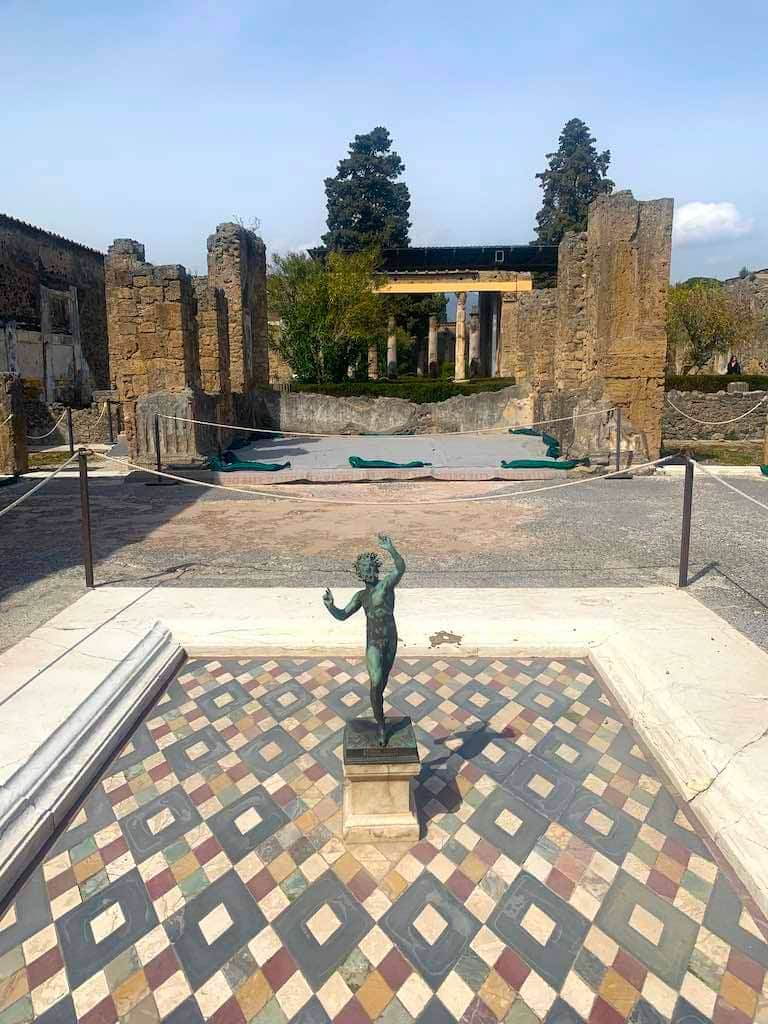 Pompeii is among thebest day trips from Rome italy