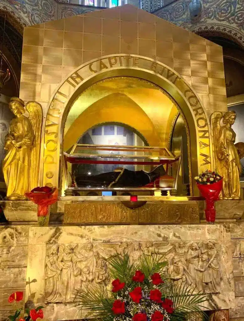 How to visit the Basilica of St Rita of Cascia in Cascia, Italy 2 St Rita of Cascia tomb