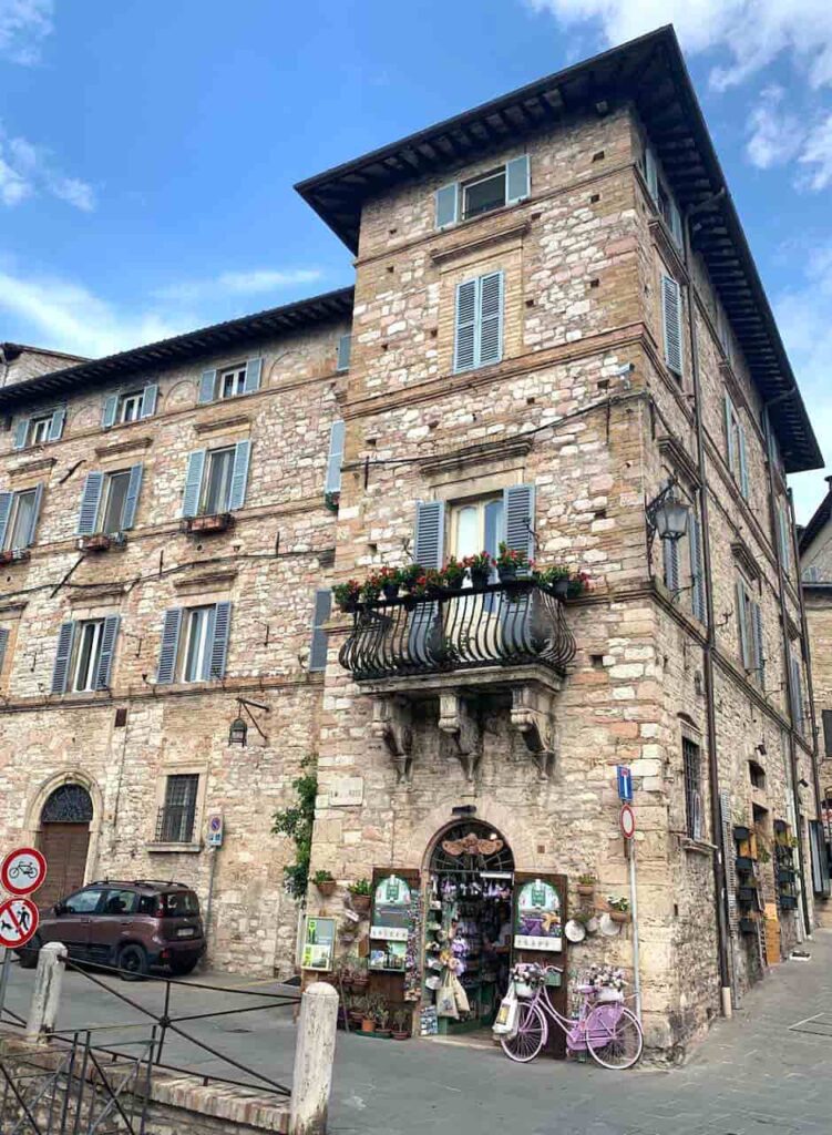 Assisi is one of the best towns in Umbria Italy