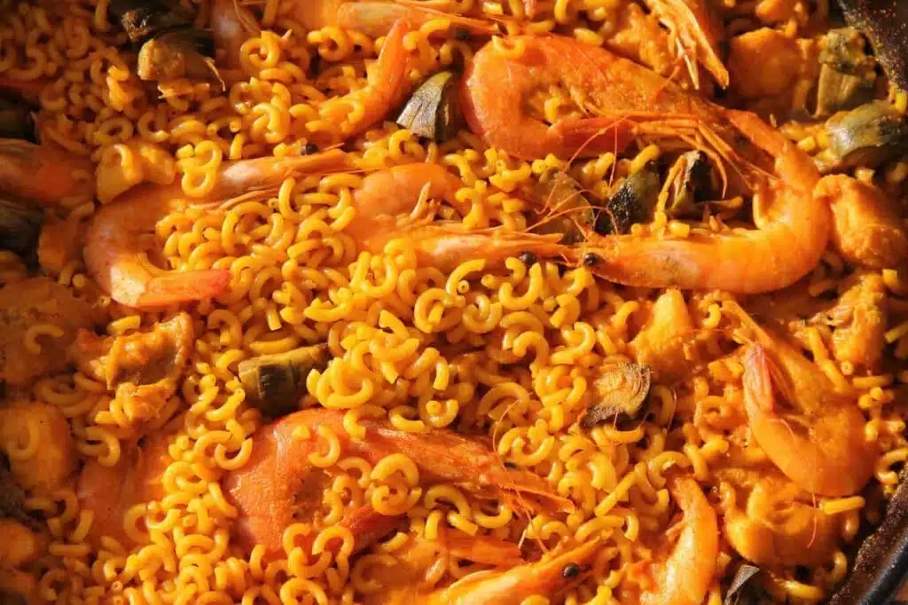 Traditional Foods of Barcelona: Barcelona Food Guide (2023) 6 Fideuà is a top must-try food in Barcelona