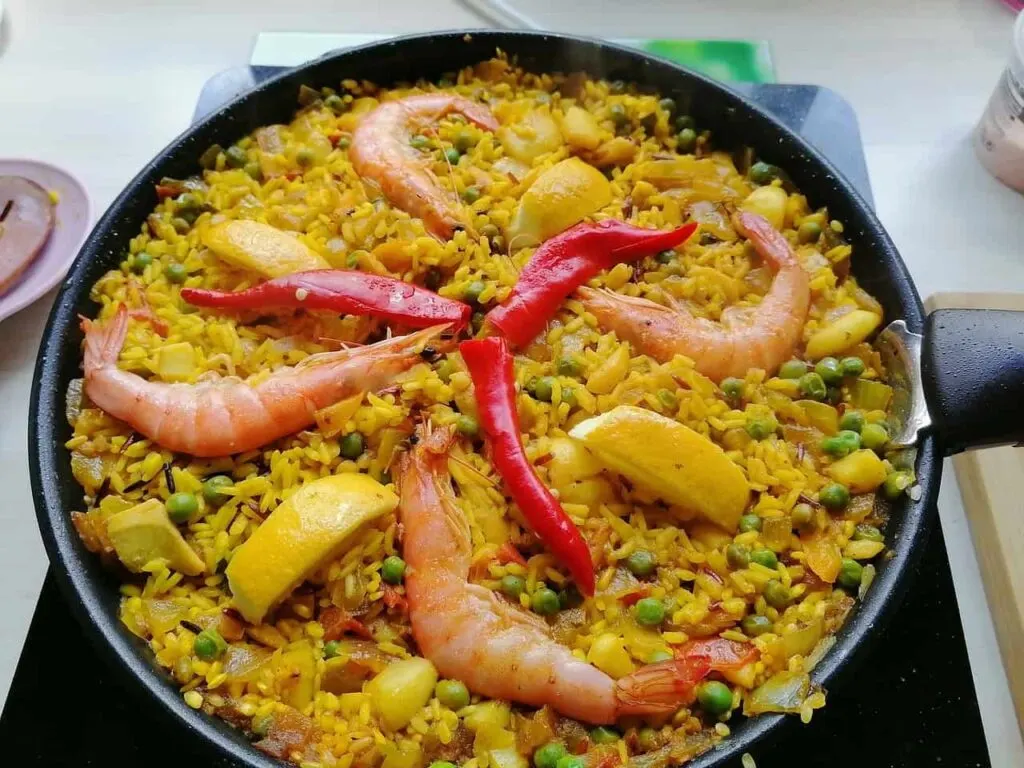 Seafood paella is one of the top traditional foods of Barcelona 