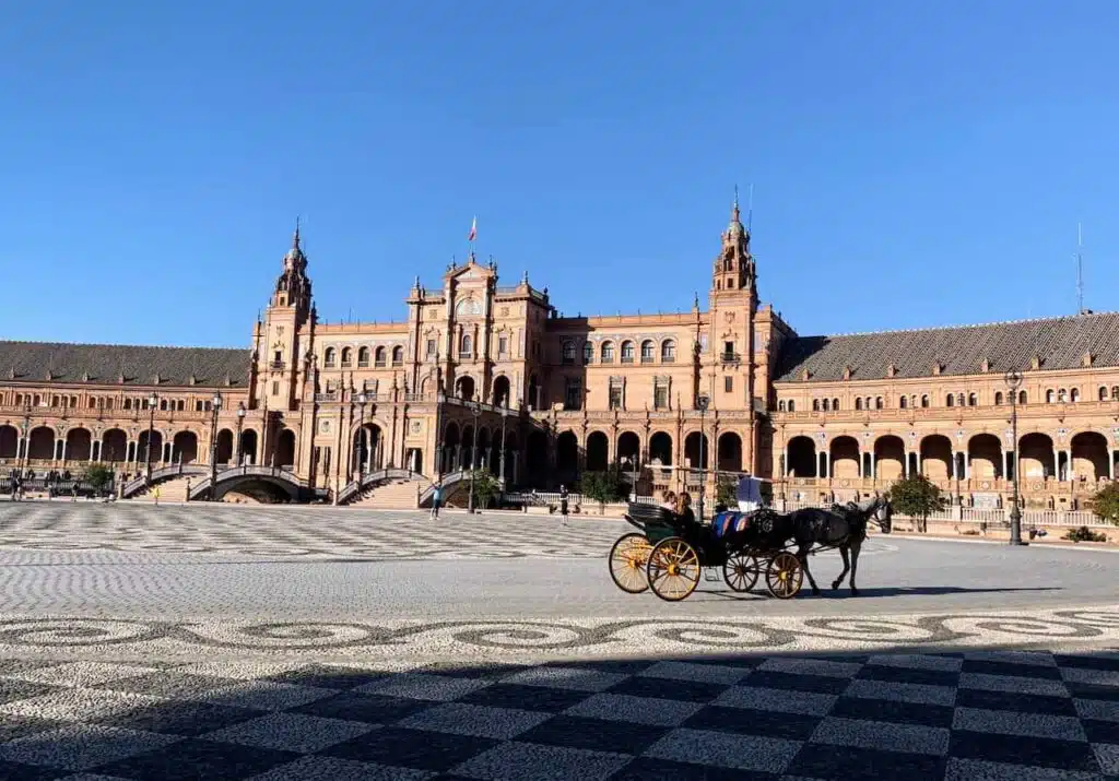 Spain Travel Guide: The Best of Spain 1 Best Spain Travel Guide Seville
