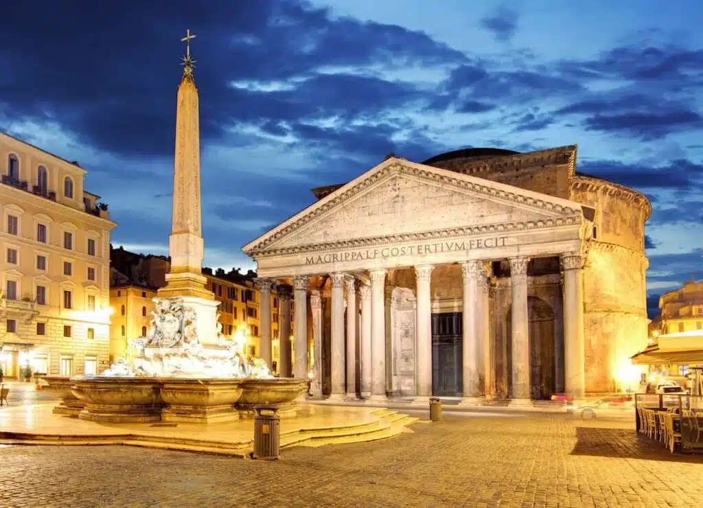 Visiting the Pantheon is among the best things to do in Rome Italy 