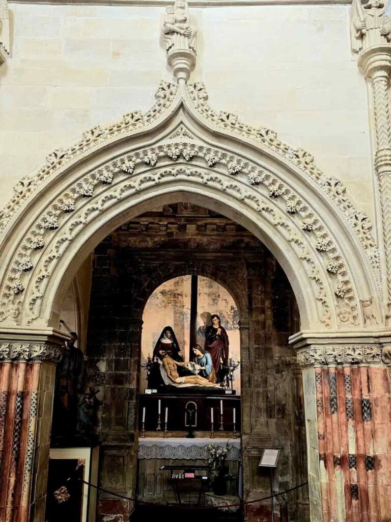 he Candelora Chapel (in the Sicilian Gothic style), Chiesa di Santa Maria della Scale, Ragusa, Sicily 