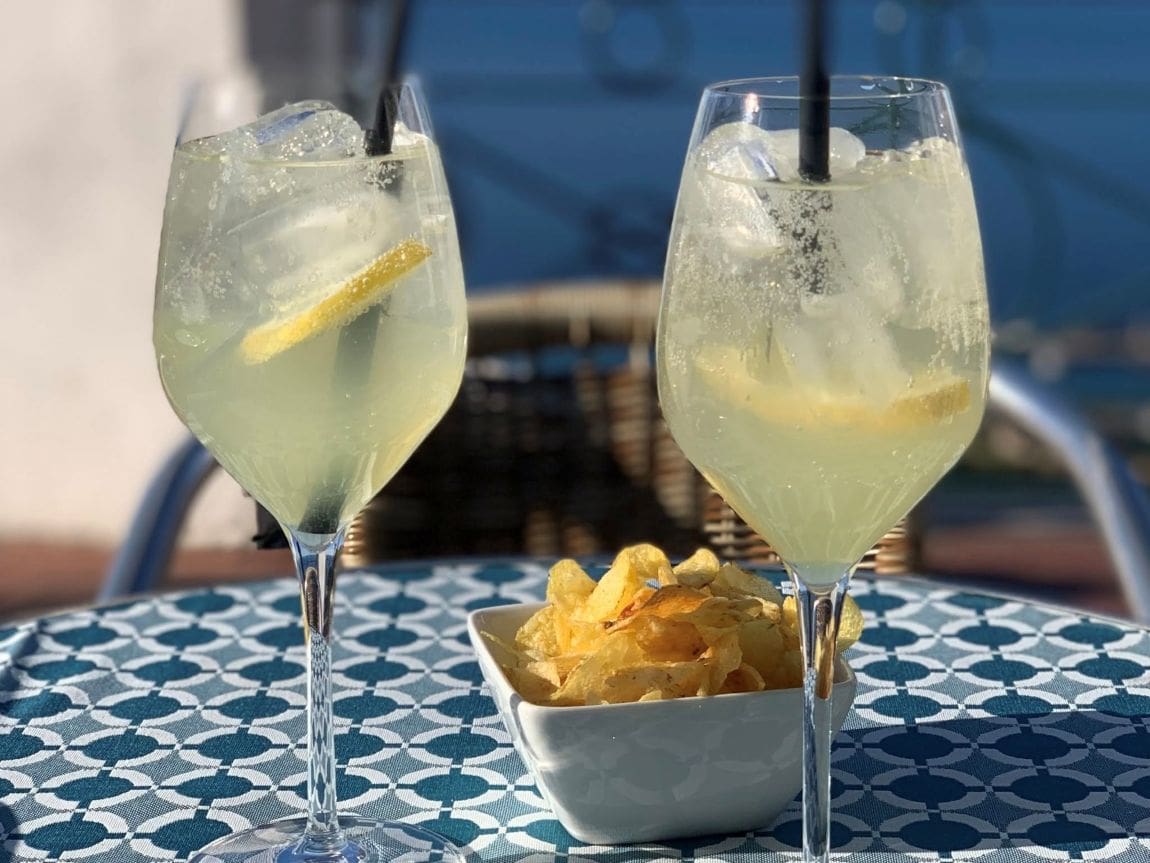 Sip the Amalfi Coast: Limoncello Spritz in Every Glass 1 " glasses of the Amalfi Cocktail Limoncello Spritz