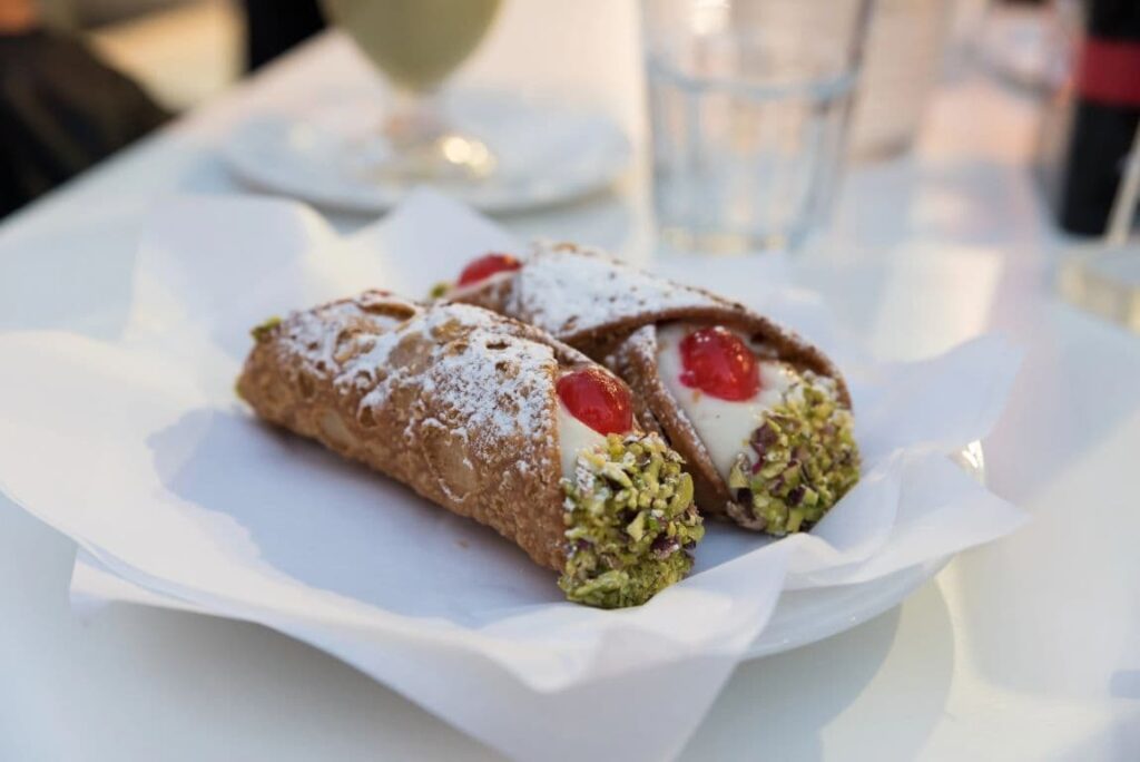 Cannoli. Thiis famou spstry is among the best Sicilian desserts