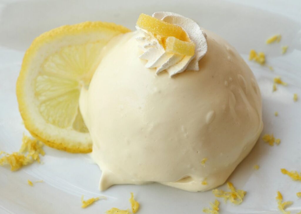 15 Italian Pastries Worth Breaking Your Diet For 6 Delizia al Limone. it is one of the best Italian pastries.