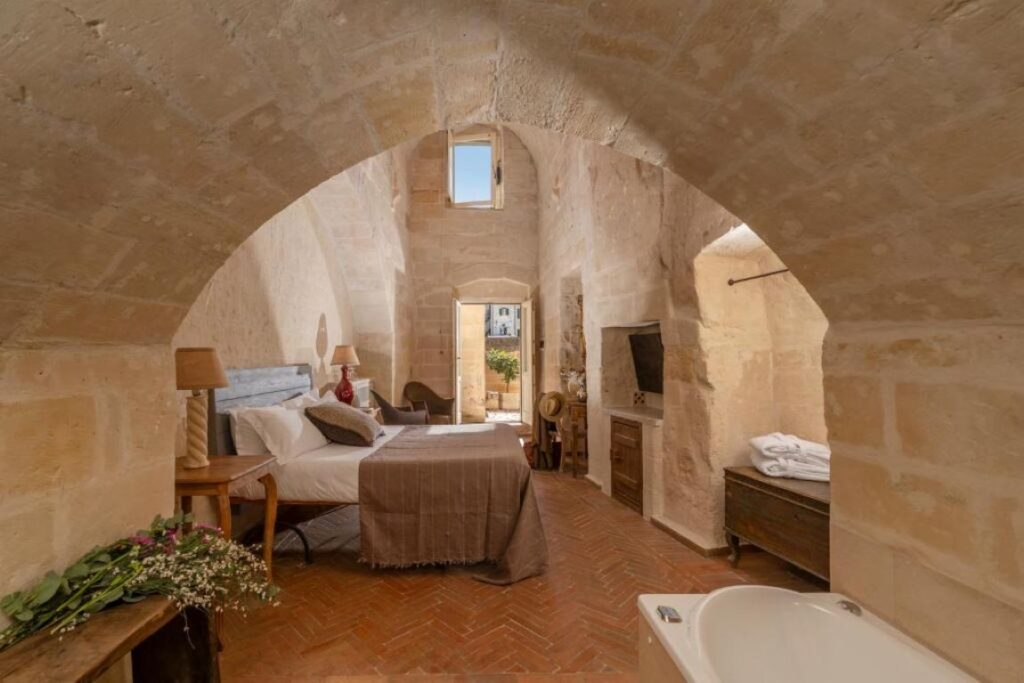 Locanda di San Martino Hotel & Thermae Romanae in Matera. it is one of the best cave hotels Matera Italy. 
