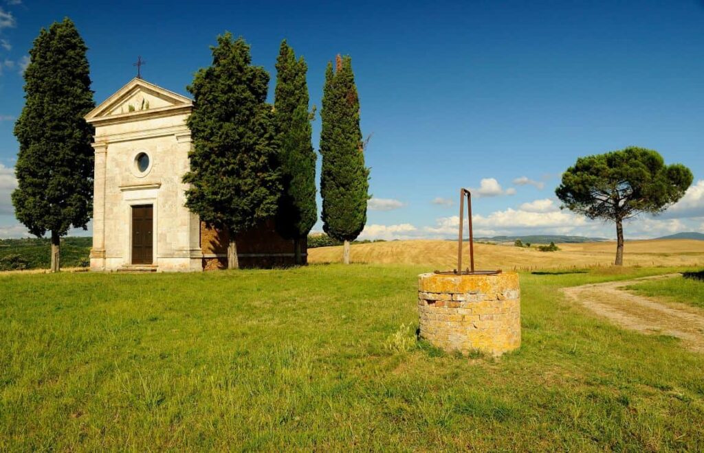 The Chapel of the Madonna di Vitaleta in Val d Orcia, Tuscany