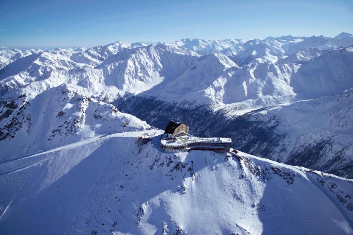 Glacier Hotel Grawand. It is the highest hotel in Europe