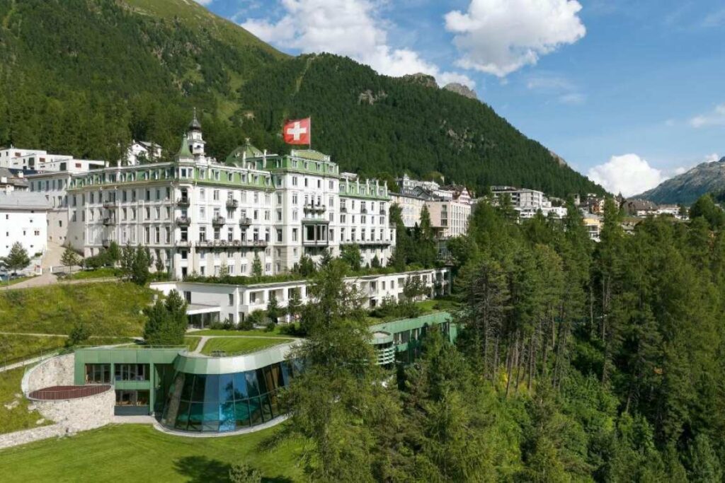 10 Most Breathtaking Luxury Hotels in the Swiss Mountains You’ll Never Want to Leave 6 Grand Hotel Kronenhof. It is one of the best hotels in the Swiss mountains