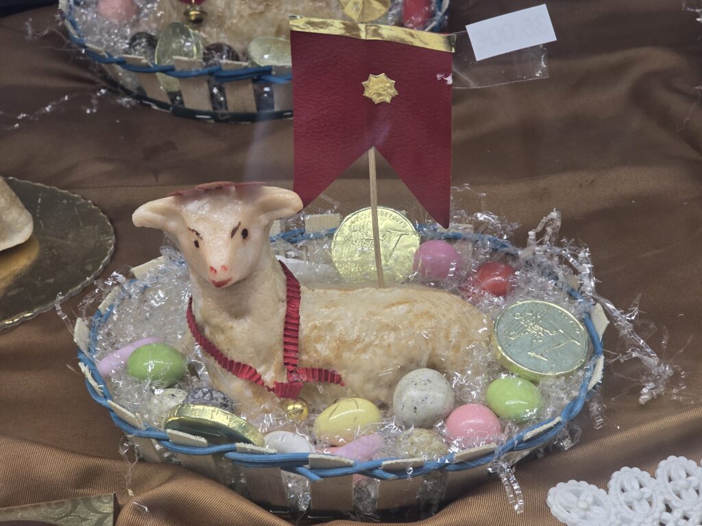 Sicilian Easter Lamb Cake: Almost Too Beautiful to Eat (7 Secrets) 3 A small Sicilian Easter lamb cake